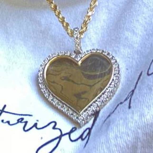 Meet your Posher, Valerie - Picture 1 of 1